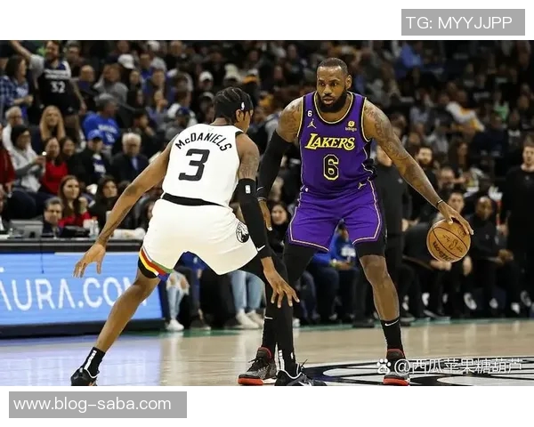 张佳玮分析森林狼胜利之道强调锋线群的关键作用与爱德华兹的贡献